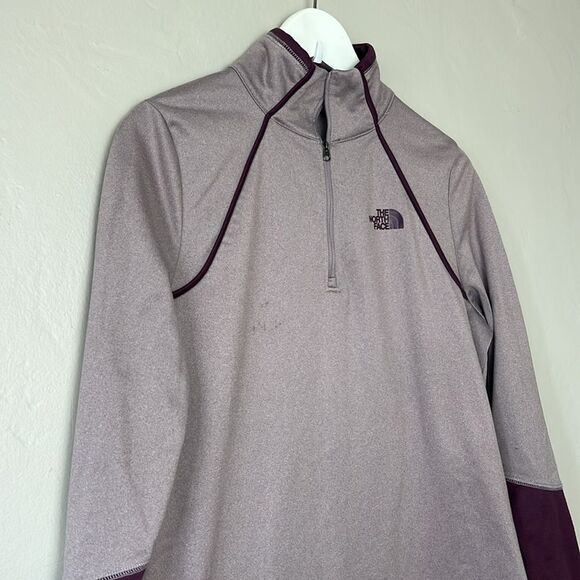 Woman’s The North Face 1/4 Zip - Picture 2 of 8
